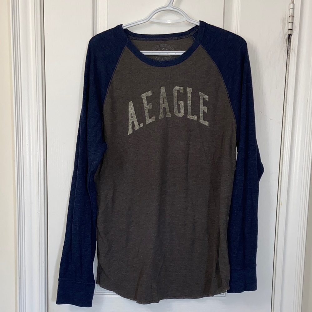 American Eagle Outfitters Blue and Gray Athletic Fit Shirt